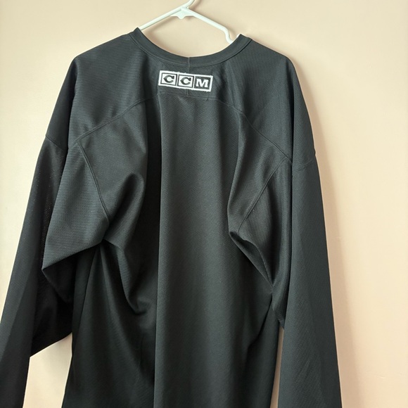 💚CCM Black Bruins Jersey with White Logo - Picture 5 of 7